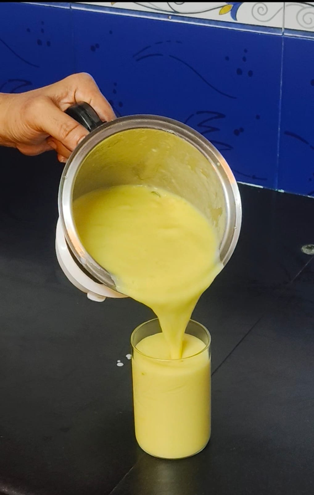 mango milkshake recipe